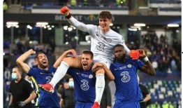 今日足球最新新闻爆料,转会风云再起，豪门争锋激烈